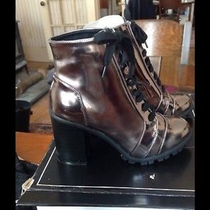 Qupid Metallic Pewter cyber boot 8.5 New In Box